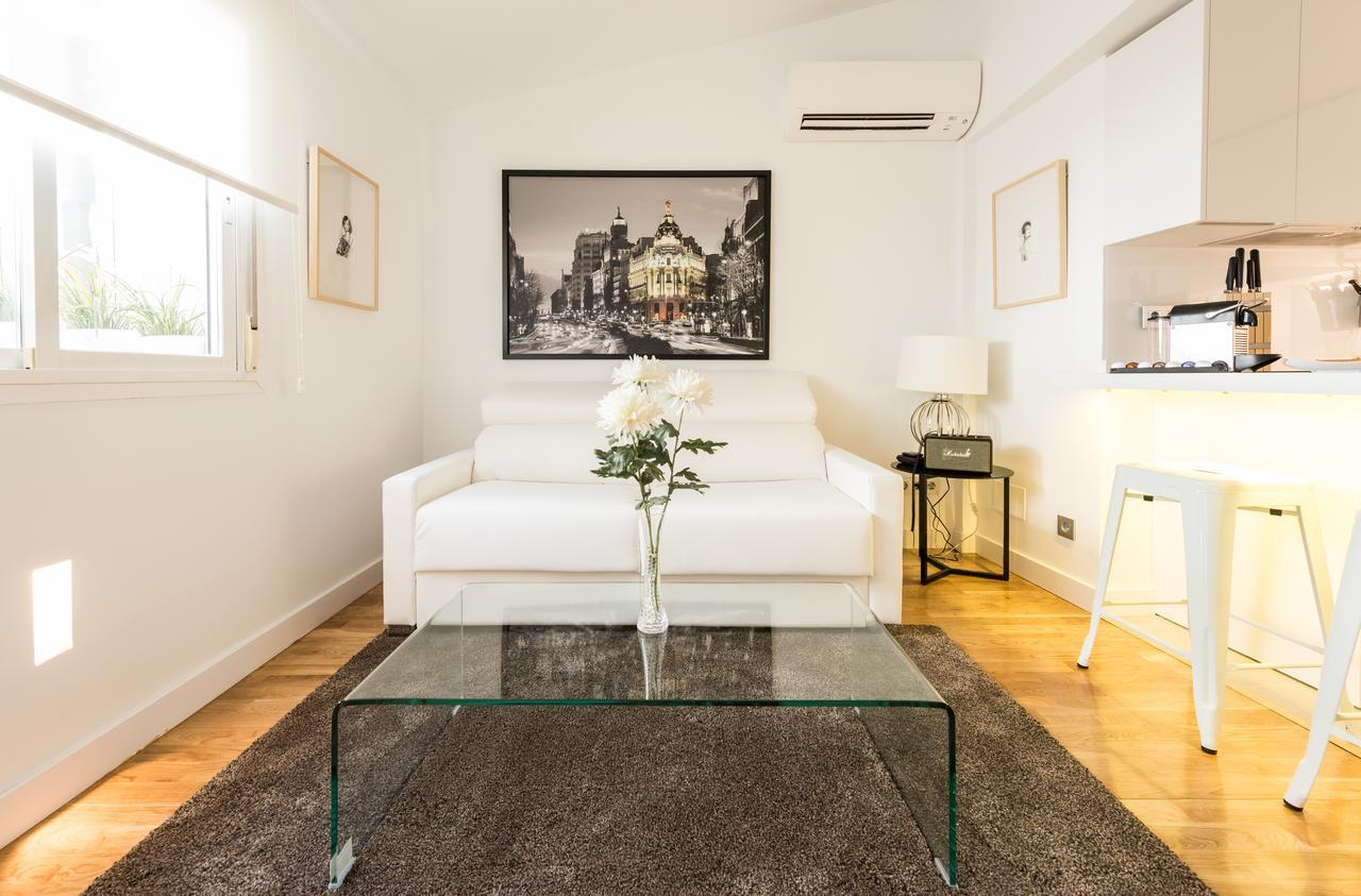Latina Suite Madrid Szoba fotó