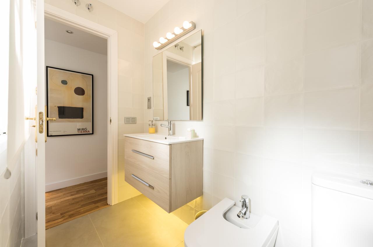 Latina Suite Madrid Szoba fotó