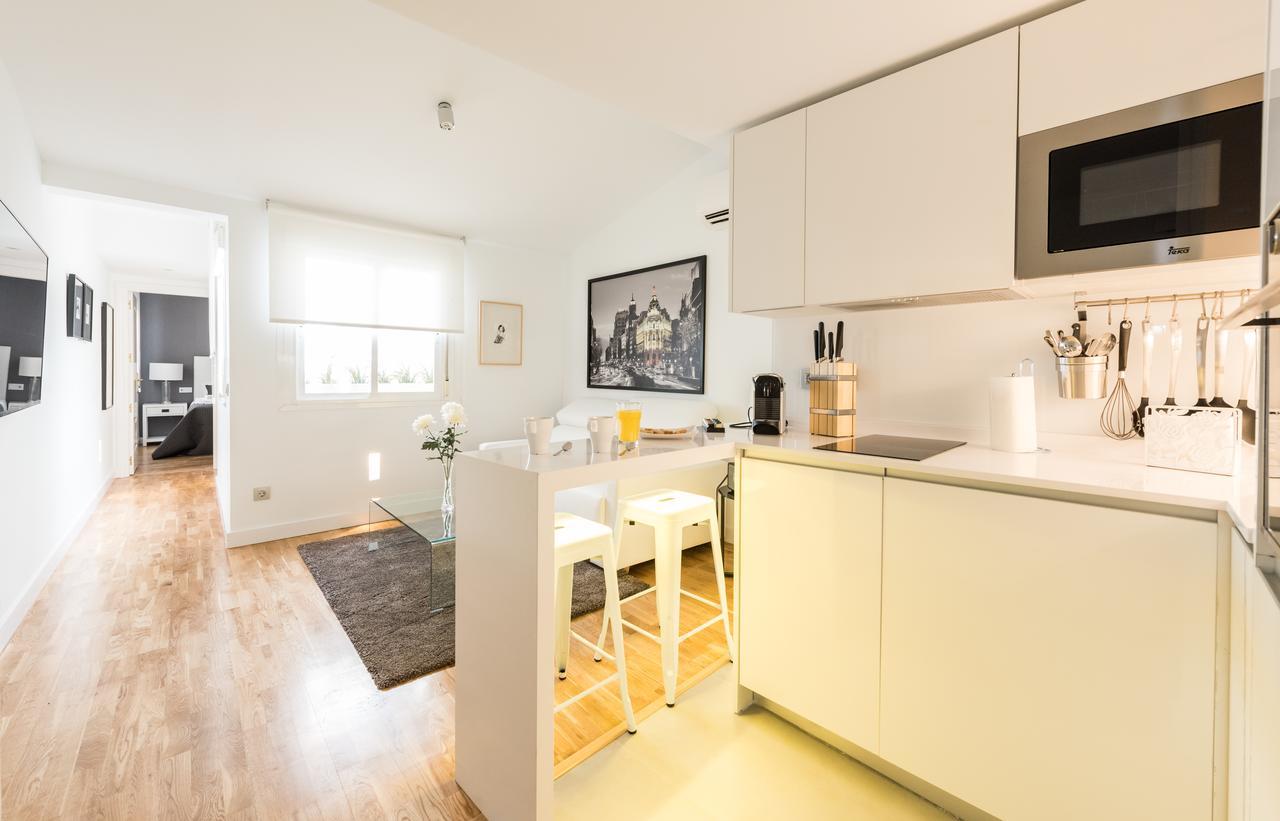 Latina Suite Madrid Szoba fotó